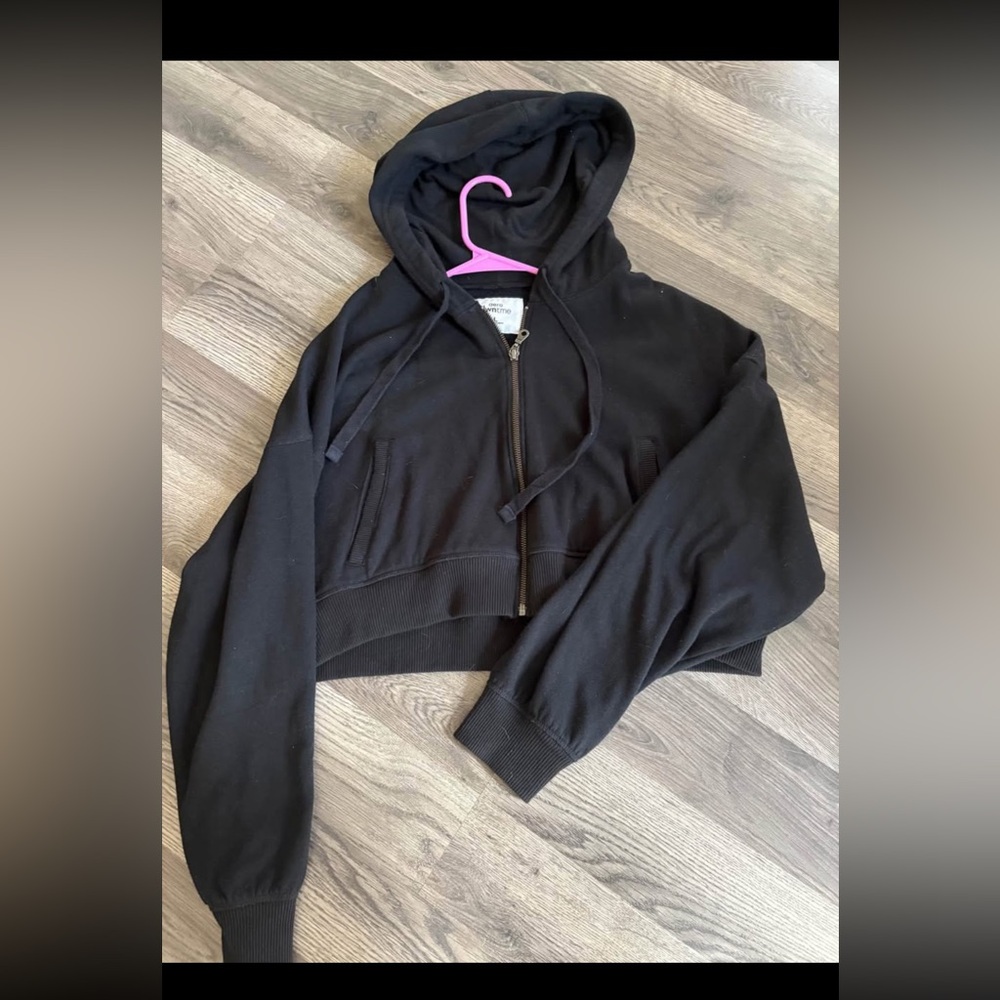 Aero Black cropped Zip-Up Hoodie